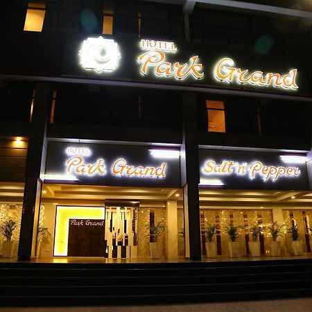 Hotel Park Grand Chandīgarh Eksteriør billede