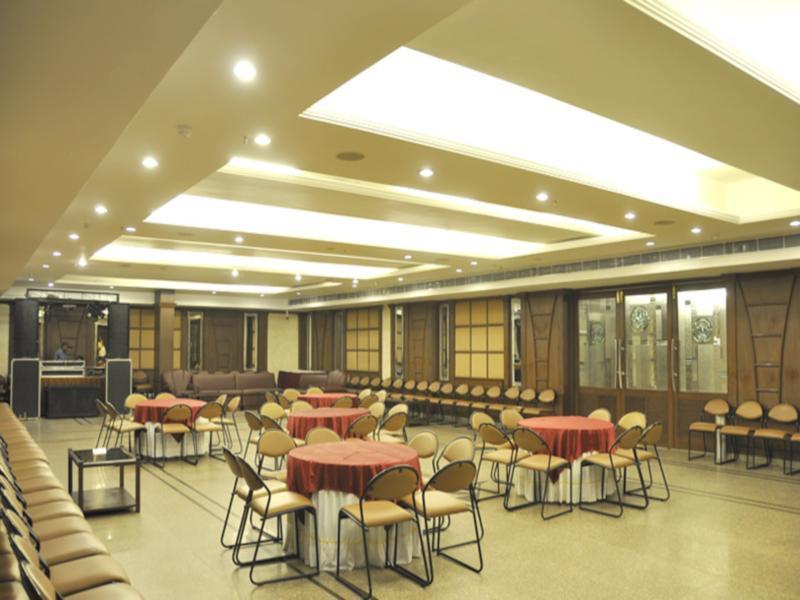 Hotel Park Grand Chandīgarh Eksteriør billede