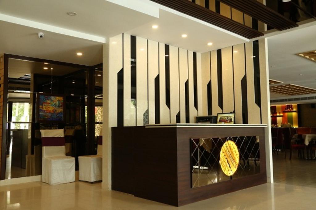 Hotel Park Grand Chandīgarh Eksteriør billede