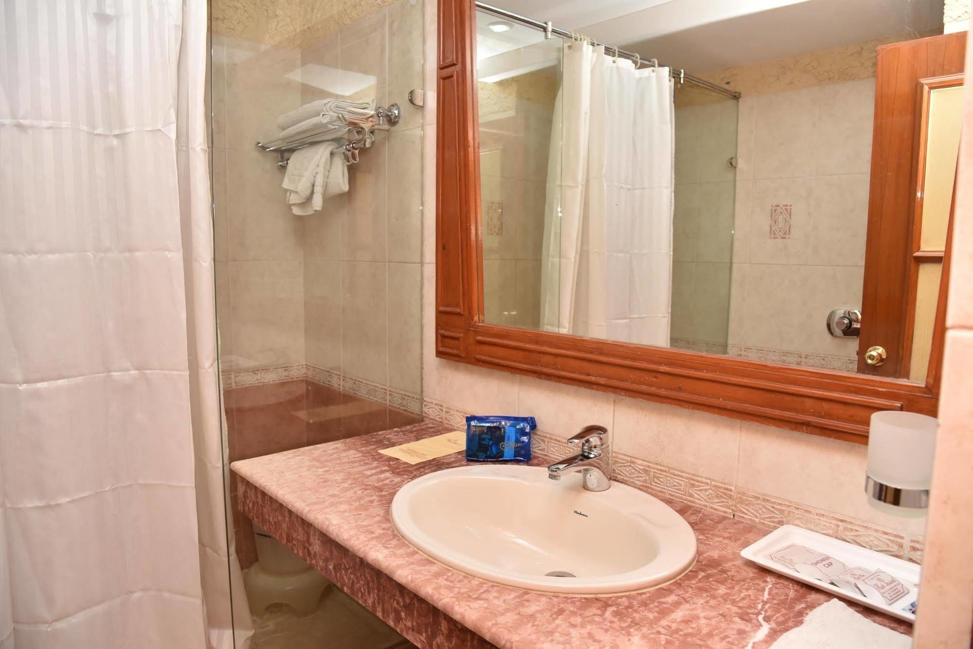 Hotel Park Grand Chandīgarh Eksteriør billede